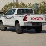 2024 Toyota Hilux 4x4 DC 2.8 D AT SR5 - Super White inside Maroon - Thumbnail 6