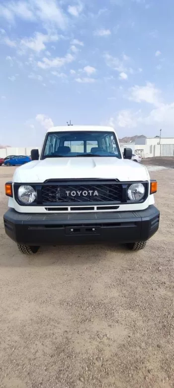 TOYOTA LANDCRUISER 78 4.2L DIESEL 2024 MODEL YEAR 9 SEATER TROOP CARRIER STD MANUAL