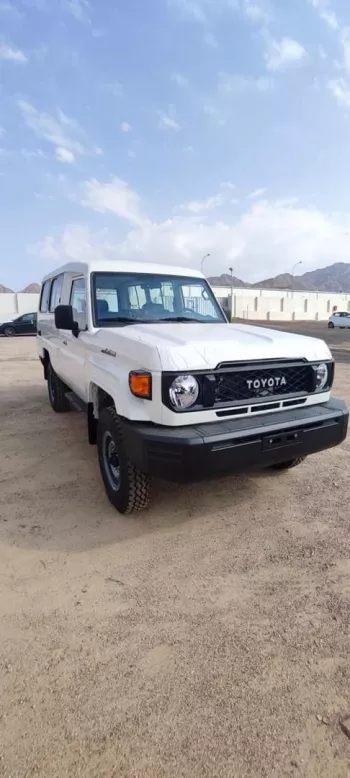 TOYOTA LANDCRUISER 78 4.2L DIESEL 2024 MODEL YEAR 9 SEATER TROOP CARRIER STD MANUAL