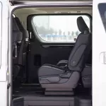 2023 Toyota Granvia 3.5 7ST Low - Silver inside Black - Thumbnail 10