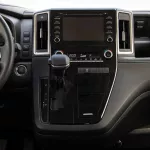 2023 Toyota Granvia 3.5 7ST Low - Silver inside Black - Thumbnail 13