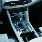 2023 MG HS 4X4 2.0T Luxury - White Pearl inside Brown - Thumbnail 16