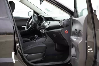 2024 Nissan Kicks 1.6 SV - Black inside Black