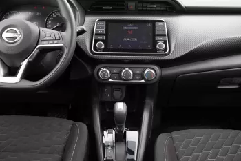 2024 Nissan Kicks 1.6 SV - Black inside Black