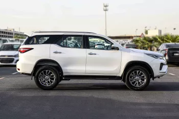 2023 Toyota Fortuner 4X4 2.8 18'I AL - Platinum White Pearl inside Chamois