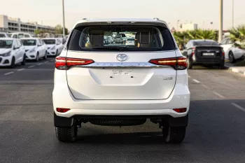 2023 Toyota Fortuner 4X4 2.8 18'I AL - Platinum White Pearl inside Chamois