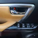 2023 Toyota Fortuner 4X4 2.8 18'I AL - Platinum White Pearl inside Chamois - Thumbnail 11