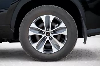 2023 Toyota Highlander 2.5 GLE - Attitude Black inside Medium Charcoal