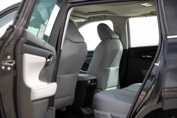 2023 Toyota Highlander 2.5 GLE - Attitude Black inside Medium Charcoal