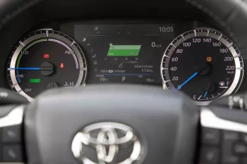 2023 Toyota Highlander 2.5 GLE - Attitude Black inside Medium Charcoal