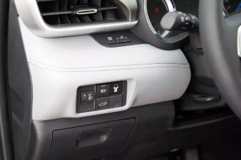 2023 Toyota Highlander 2.5 GLE - Attitude Black inside Medium Charcoal