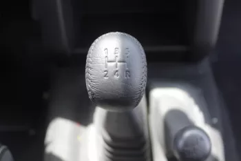 MITSUBISHI L200 2.4L PETROL 2024 MODEL YEAR WHITE
