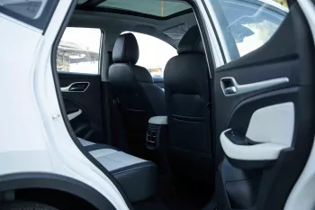 2023 MG ZS 1.3 TROPHY - White inside Beige