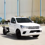 2023 Toyota Hilux 4X2 2.7 Chassis Cab MT - Super White inside Red - Thumbnail 2