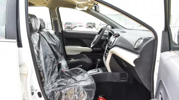 2023 Toyota Rush 1.5 G - White inside Black