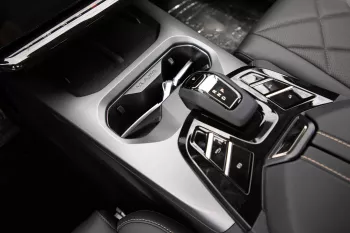 2024 Kaiyi X7 2.0 SUV 7S Limited - White inside Black