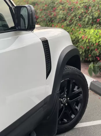 LAND ROVER DEFENDER HSE P90 GCC SPECS 2022 MODEL YEAR 