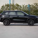 2023 Toyota Urban Cruiser 1.5 GLX - Pearl Black inside Ivory - Thumbnail 3