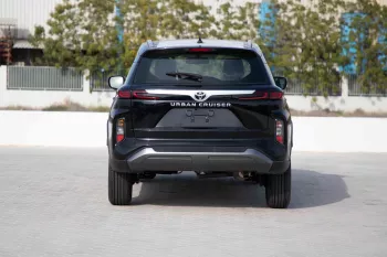 2023 Toyota Urban Cruiser 1.5 GLX - Pearl Black inside Ivory