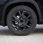 2023 Toyota Urban Cruiser 1.5 GLX - Pearl Black inside Ivory - Thumbnail 7
