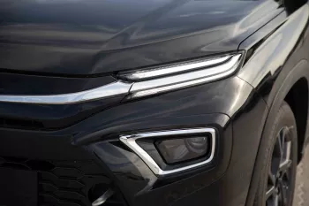 2023 Toyota Urban Cruiser 1.5 GLX - Pearl Black inside Ivory