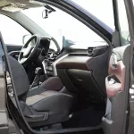 2023 Toyota Urban Cruiser 1.5 GLX - Pearl Black inside Ivory - Thumbnail 9