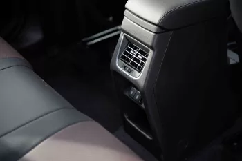 2023 Toyota Urban Cruiser 1.5 GLX - Pearl Black inside Ivory