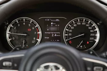 2023 Toyota Urban Cruiser 1.5 GLX - Pearl Black inside Ivory