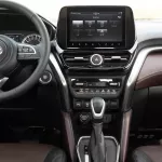 2023 Toyota Urban Cruiser 1.5 GLX - Pearl Black inside Ivory - Thumbnail 17