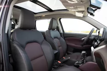 2023 Toyota Urban Cruiser 1.5 GLX - Pearl Black inside Ivory
