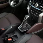 2023 Toyota Urban Cruiser 1.5 GLX - Pearl Black inside Ivory - Thumbnail 22