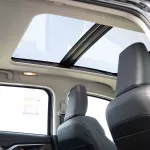 2023 Toyota Urban Cruiser 1.5 GLX - Pearl Black inside Ivory - Thumbnail 24