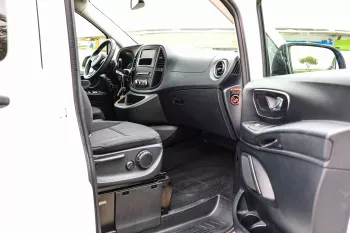 2018 Mercede Benz MBZ 2.0L 4X2 VITO TOURER 121 VTB E 18 ES - White inside Black