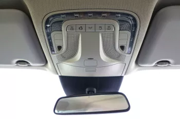 2018 Mercede Benz MBZ 2.0L 4X2 VITO TOURER 121 VTB E 18 ES - White inside Black