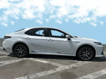 Toyota Camry GLE 2.5L Hybrid FWD 2024 Model Year