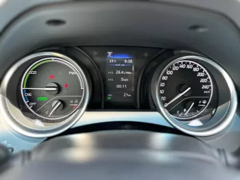 Toyota Camry GLE 2.5L Hybrid FWD 2024 Model Year