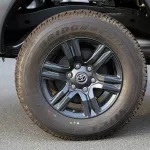 2023 Toyota Hilux 4x4 DC 2.8 - Grey inside Maroon - Thumbnail 7
