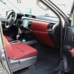 2023 Toyota Hilux 4x4 DC 2.8 - Grey inside Maroon - Thumbnail 8