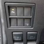 2023 Toyota Hilux 4x4 DC 2.8 - Grey inside Maroon - Thumbnail 12