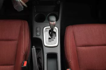 2023 Toyota Hilux 4x4 DC 2.8 - Grey inside Maroon