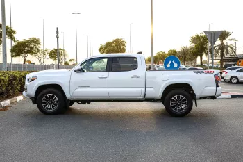 2022 Toyota Tacoma 3.5 TRD SPORT - White inside Black