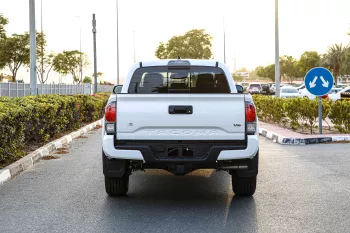 2022 Toyota Tacoma 3.5 TRD SPORT - White inside Black