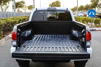 2022 Toyota Tacoma 3.5 TRD SPORT - White inside Black