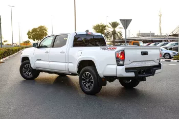 2022 Toyota Tacoma 3.5 TRD SPORT - White inside Black