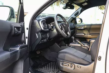 2022 Toyota Tacoma 3.5 TRD SPORT - White inside Black
