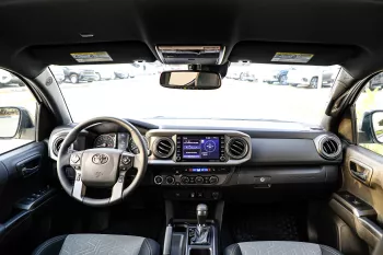 2022 Toyota Tacoma 3.5 TRD SPORT - White inside Black