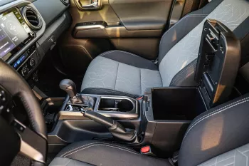 2022 Toyota Tacoma 3.5 TRD SPORT - White inside Black