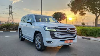 TOYOTA LANDCRUISER VXR TWINTURBO 2022 MODEL GCC SPECS UNDER WARRANTY AND SERVICE CONTRACT