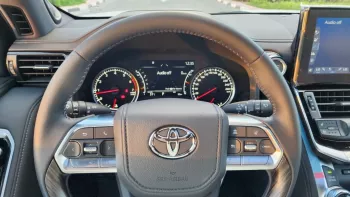 TOYOTA LANDCRUISER VXR TWINTURBO 2022 MODEL GCC SPECS UNDER WARRANTY AND SERVICE CONTRACT