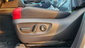 TOYOTA LANDCRUISER VXR TWINTURBO 2022 MODEL GCC SPECS UNDER WARRANTY AND SERVICE CONTRACT